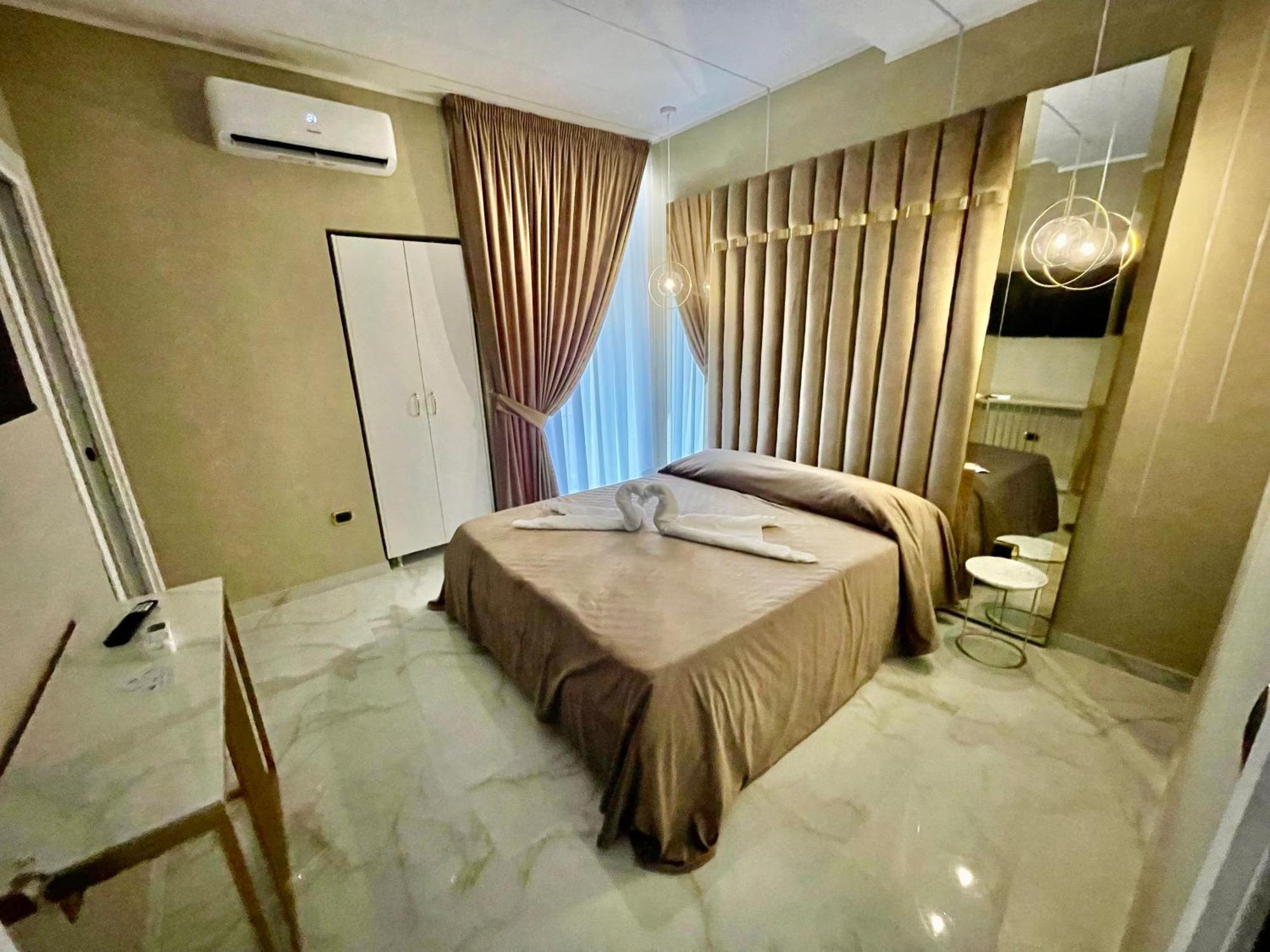 Al Binario Di Napoli Bed & Breakfast Exterior photo